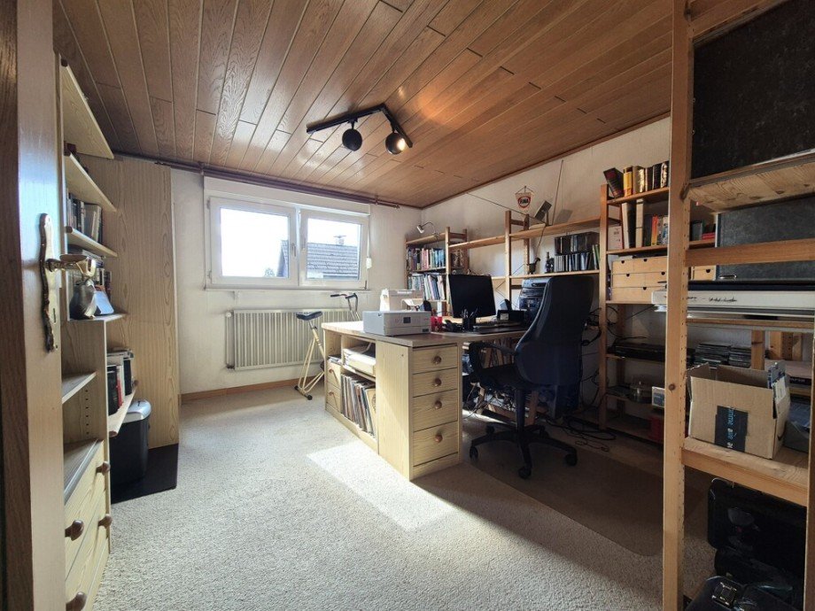 (25) Ein weiteres Kinder- oder Arbeitszimmer vervollst�ndigt diese Etage Doppelhaush�lfte Bottrop / Batenbrock