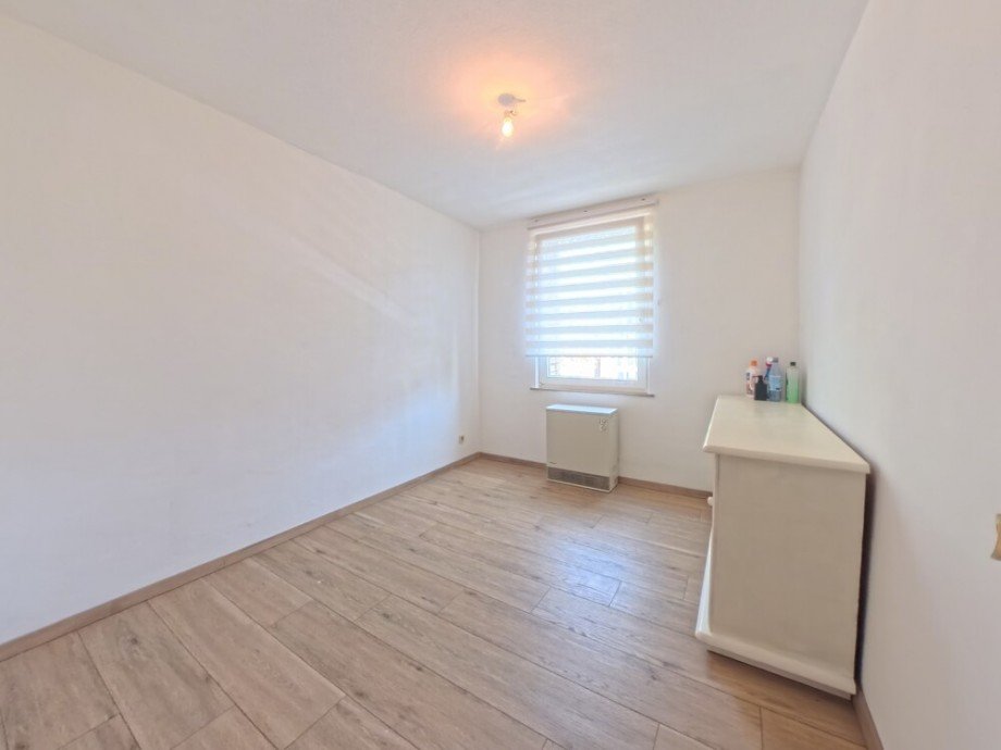 (21) Der Blick in das erste von drei Schlafzimmern auf dieser Etage Reihenmittelhaus Bottrop / Fuhlenbrock