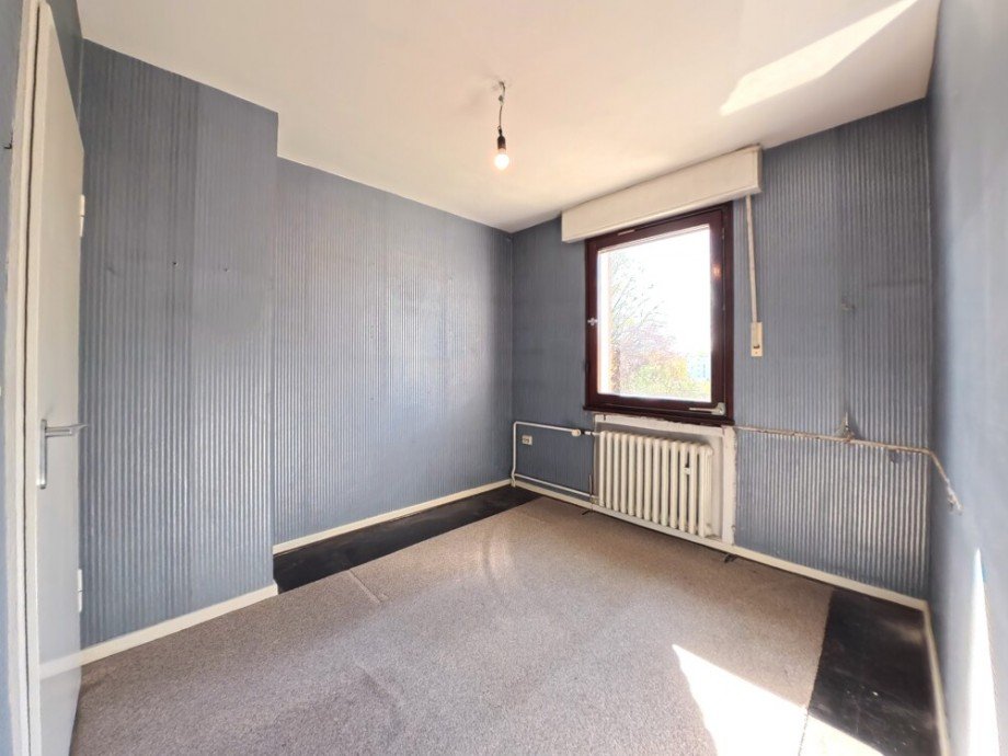 (21) Ferner befindet sich auf dieser Etage ein Arbeits- oder G�stezimmer Reihenmittelhaus Oberhausen / Osterfeld-Ost