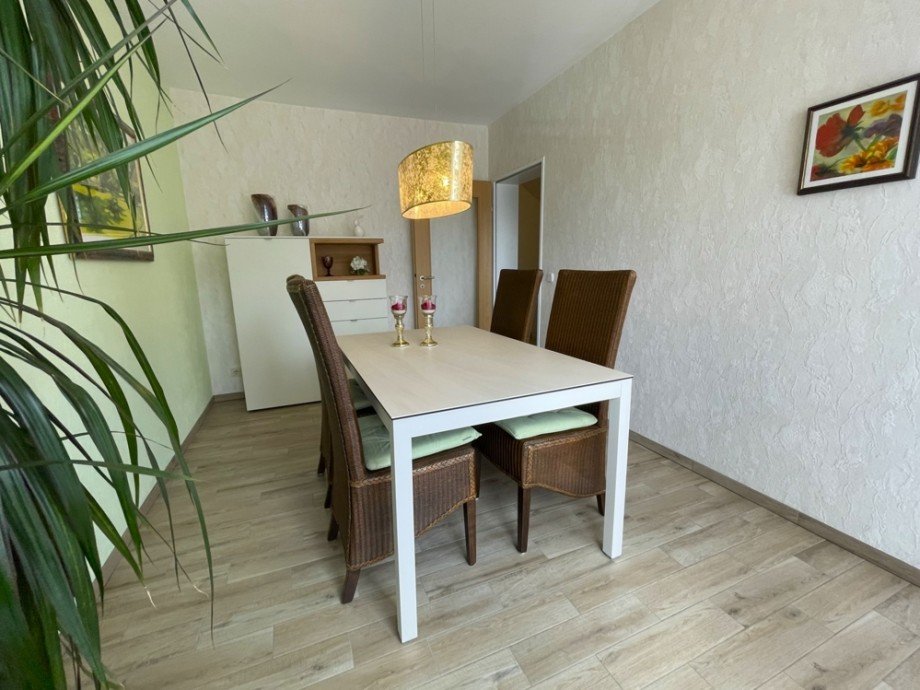 (11) Das Esszimmer mit Blickrichtung zum Flur Reihenhaus Bottrop / Lehmkuhle