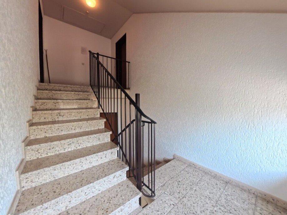 (5) Das gepflegte Treppenhaus f�hrt Sie hinauf zur Wohnung Etagenwohnung Bottrop / Fuhlenbrock