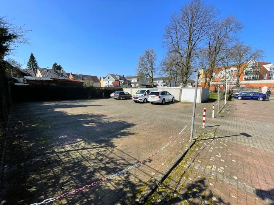 (23) Auf dem hintern Grundst�ck befindet sich der Garagenhof mit zugeh�riger Stellplatzfl�che f�r Ihren PKW Etagenwohnung Bottrop / Batenbrock