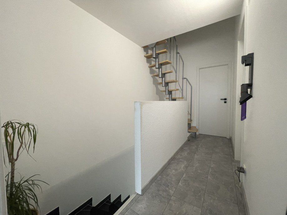 (14) Zur�ck im Geb�udeinneren folgen nun Eindr�cke aus dem ersten Obergeschoss Einfamilienhaus Bottrop / Boy