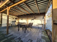 (14) Abgerundet wird der Au�enbereich durch eine �berdachte Terrasse inkl. Markise *VERKAUFT*
