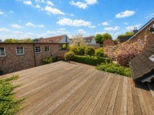 (23) Auf dem r�ckseitigen Anbaubereich wurde diese potenzielle Terrassenfl�che errichtet iTH: Mehr als ein Zuhause - Immobilienensemble in Bottrop f�r Familie, Ideen & neue Lebenskonzepte!