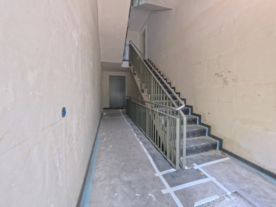 (4) Eine Impression aus dem gemeinschaftlichen Hauseingangsbereich im Erdgeschoss Etagenwohnung Oberhausen / Klosterhardt-Nord