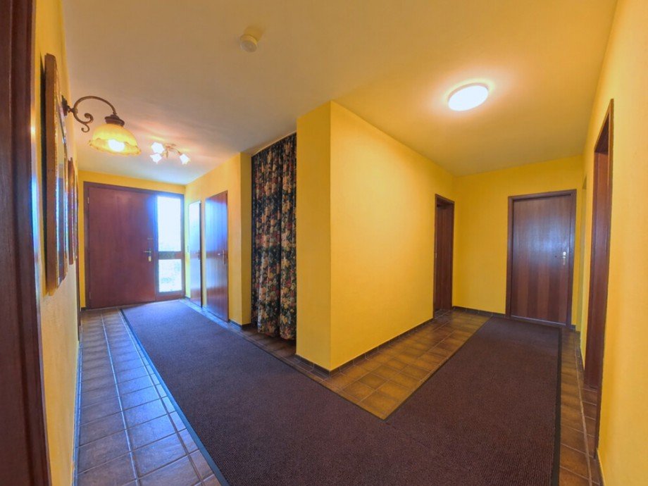 (6) Ein erster Eindruck aus dem Hausflurbereich im Erdgeschoss Bungalow Bottrop / Vonderort