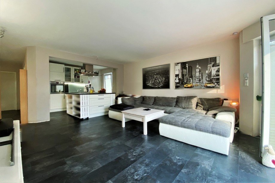 (15) Der ger�umige Wohn- und Essbereich der Wohnung Erdgeschosswohnung Oberhausen / Sterkrade-Mitte
