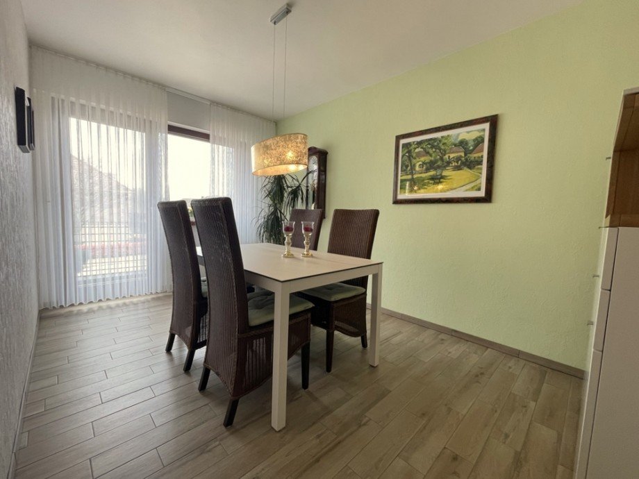 (9) Neben der K�che befindet sich ein separates Esszimmer mit Balkonzugang Reihenhaus Bottrop / Lehmkuhle