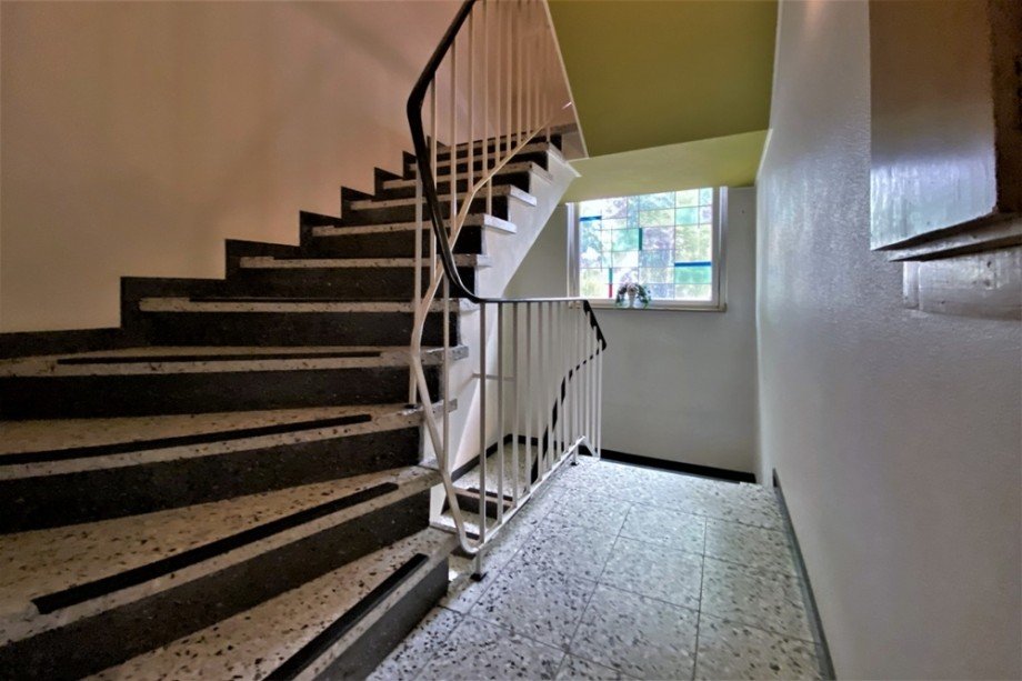 (12) Weitere Einblicke folgen nun aus der Wohnung im 1. Obergeschoss Mehrfamilienhaus Bottrop / Eigen