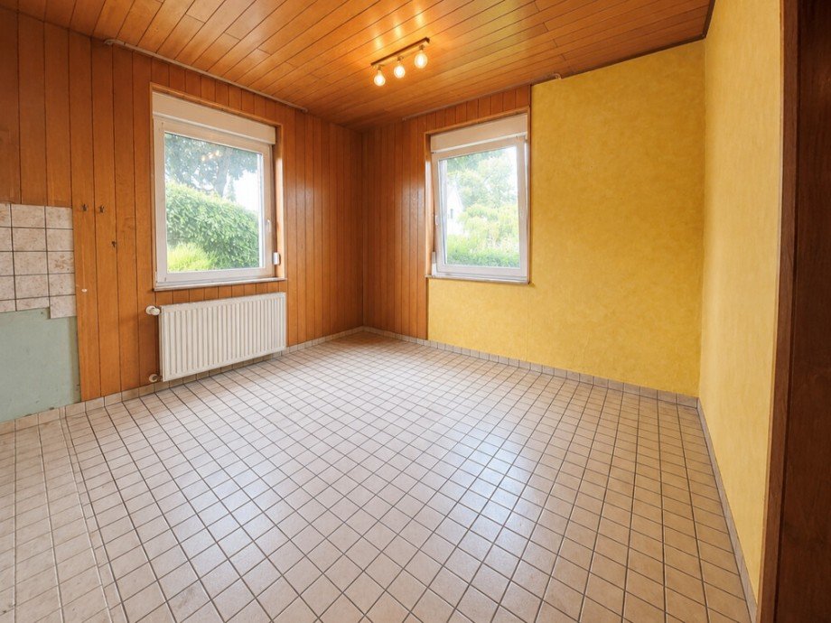 (5) Zun�chst betreten Sie, die zur Geb�udevorderseite ausgerichtete K�che Reihenendhaus Bottrop / Eigen