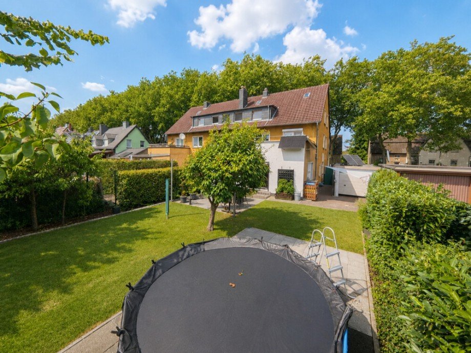 (46) Abschlie�end ein Blick auf die Geb�uder�ckseite Mehrfamilienhaus Bottrop / Eigen