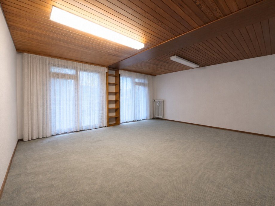 (15) Gegen�ber befindet sich dieser gr��z�gige Raum Erdgeschosswohnung Gladbeck / Gladbeck-Brauck