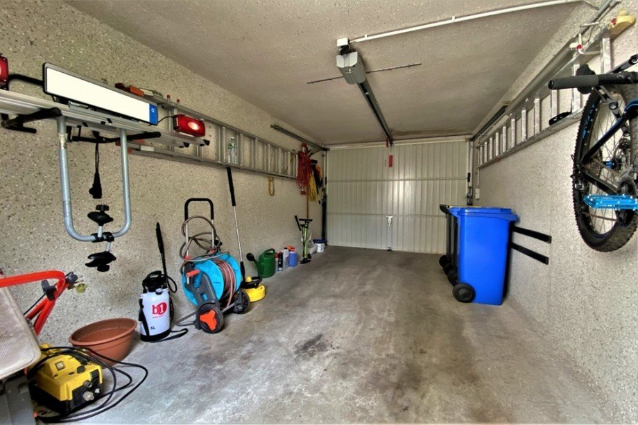 (16) Ein Einblick in die zur Immobilie geh�rende Garage Reihenmittelhaus Gladbeck / Gladbeck-Brauck