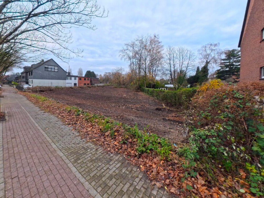 (3) Ein weiterer Blick auf das Grundst�ck aus einer anderen Perspektive Wohngrundst�ck Oberhausen / Sterkrade-Nord