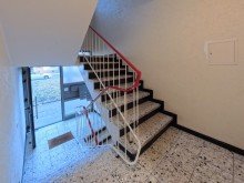(4) Das gepflegte Treppenhaus aus einem anderen Blickwinkel *VERKAUFT*