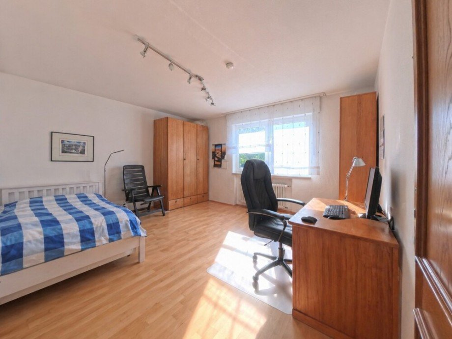 (8) Auf der Geb�udevorderseite befinden sich zwei Schlafzimmer Etagenwohnung Bottrop / Fuhlenbrock