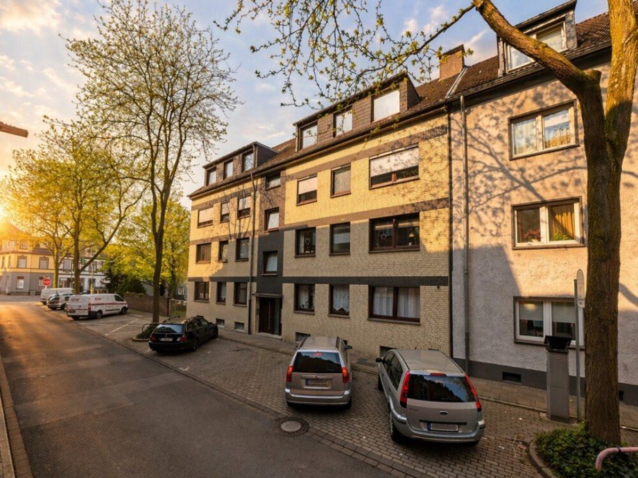 (2) Ein weiterer Blick auf die Geb�udefront Erdgeschosswohnung Oberhausen / Altstadt-Mitte