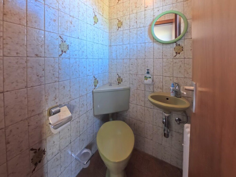 (4) Unmittelbar neben dem Hauseingang befindet sich ein praktisches G�ste-WC Reihenmittelhaus Oberhausen / Osterfeld-Ost