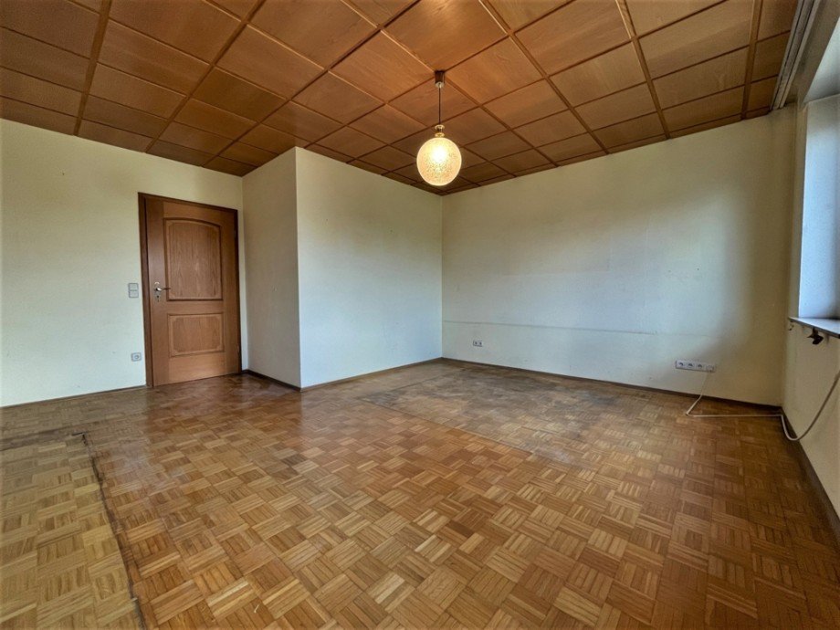 (17) Sowie dieses gro�z�gige Elternschlafzimmer auf der Geb�uder�ckseite Reiheneckhaus Bottrop / Fuhlenbrock