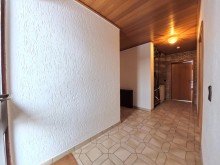 (3) Ein erster Eindruck des Eingangsbereichs und des Hausflures *VERMIETET*