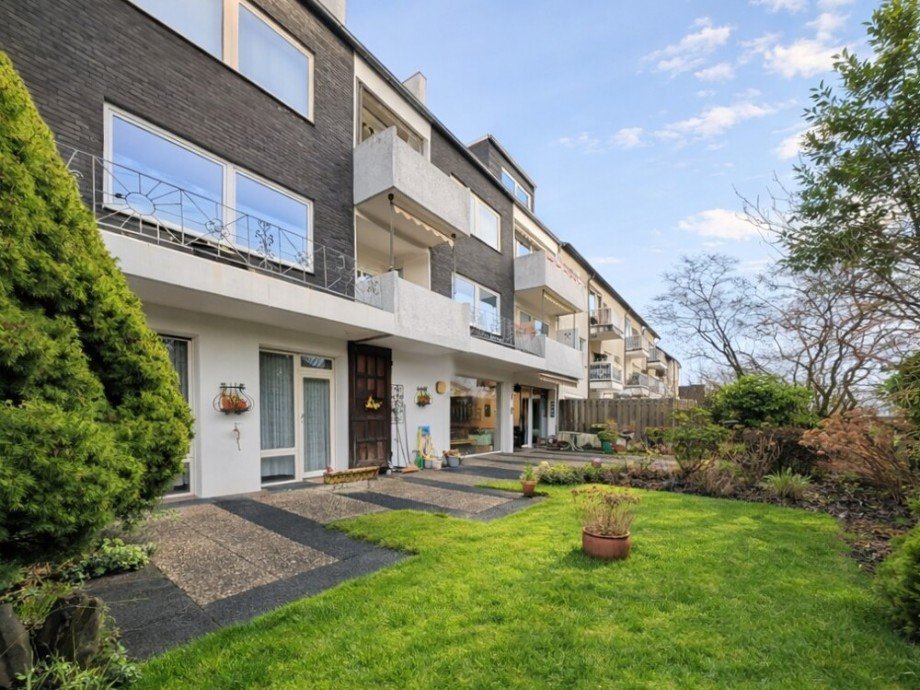 (10) Ein Eindruck des weiteren Gartenverlaufs der Erdgeschosswohnung Mehrfamilienhaus Gladbeck / Gladbeck-Brauck