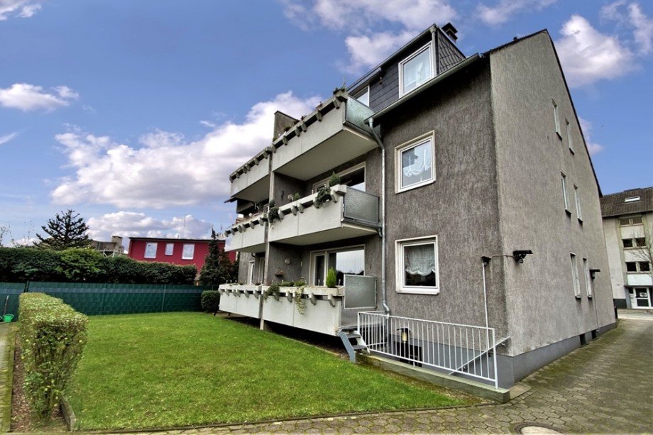 Eine R�ckansicht der Immobilie mit Blick auf den Balkon Etagenwohnung Bottrop / Boy