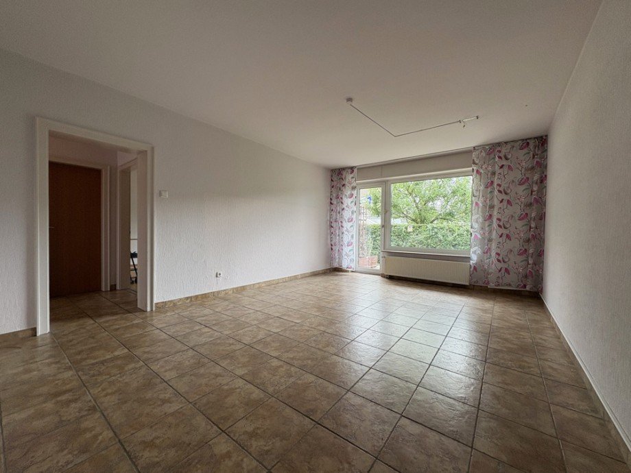 (10) Hier nun ein Einblick in das Wohn- und Esszimmer ebenfalls auf der Geb�uder�ckseite Zweifamilienhaus Bottrop / Stadtmitte