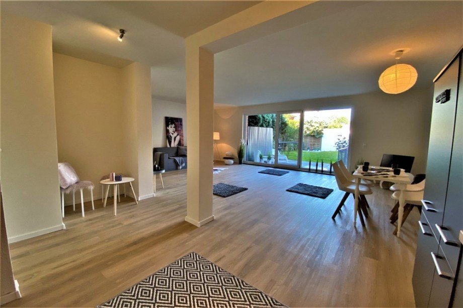 (11) Der Blick von der K�che in Richtung des r�ckw�rtigen Gartens Erdgeschosswohnung Bottrop / Bottrop-Vonderort