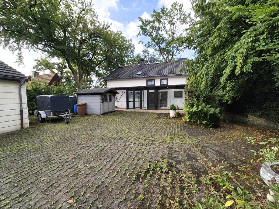 (2) Eine erste R�ckansicht auf das Geb�ude Haus Bottrop / Vonderort