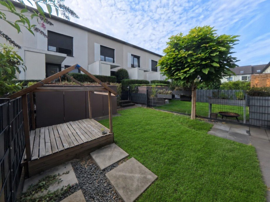 (14) An die Terrasse grenzt ein beschaulicher Garten Reihenmittelhaus Bottrop / Boy