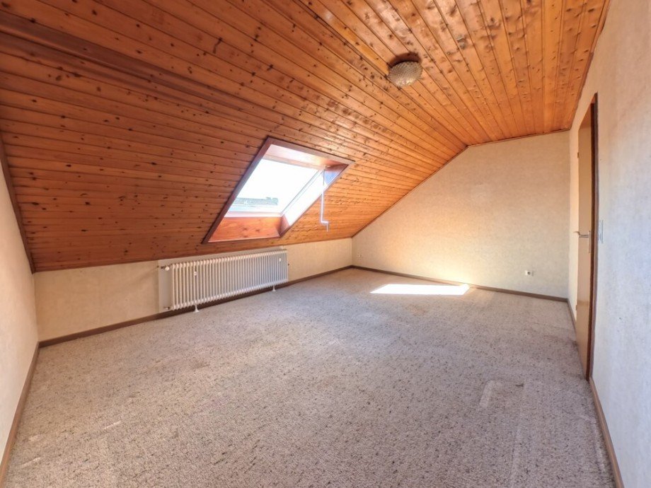 (23) Der zweite Raum im Dachgeschoss Reihenmittelhaus Oberhausen / Tackenberg