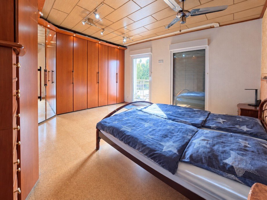 (15) Hier ein weiterer Eindruck aus dem Schlafzimmer im Obergeschoss Reihenmittelhaus Bottrop / Welheim