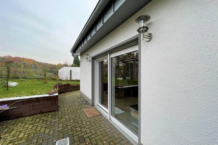 (41) �ber eine bodentiefe Schiebet�r betreten Sie den Au�enbereich des Hinterhauses Einfamilienhaus Bottrop / Eigen