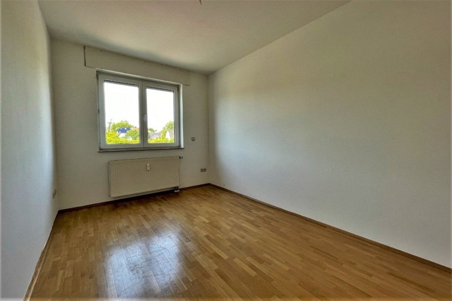 (12) Hier nun ein Einblick in das Kinder- oder Arbeitszimmer der Wohnung Etagenwohnung Bottrop / Stadtmitte