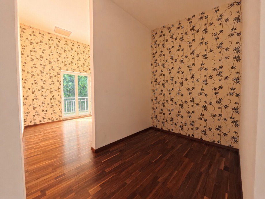 (22) Unmittelbar an das Badezimmer grenzt der separierte Ankleidebereich Penthousewohnung Bottrop / Bottrop-Vonderort