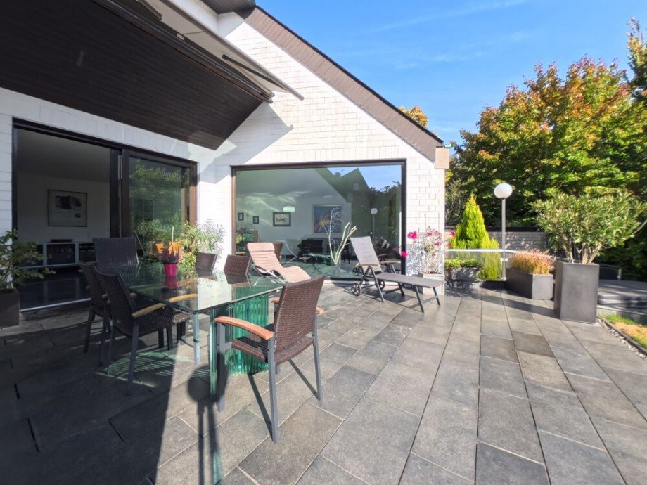 (20) Ein erster Eindruck von der traumhaften Sonnenterrasse in S�dausrichtung Erdgeschosswohnung Bottrop / Stadtmitte