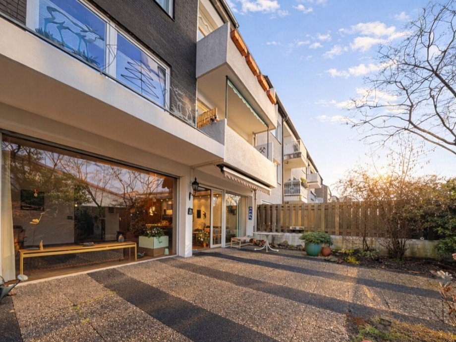 (9) Diese gr��z�gige Terrassenfl�che erreichen Sie �ber das Wohnzimmer Mehrfamilienhaus Gladbeck / Gladbeck-Brauck