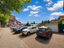 (5) S�d�stlich angrenzend an das Wohnhausgrundst�ck befindet sich der Garagenhof iTH: Best�ndig. Vermietet. Ertragsstark. Gepflegtes MFH mit Garagenhof in Bottrop Eigen.
