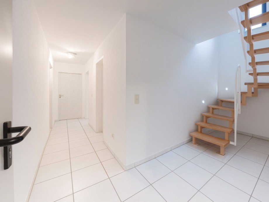 (17) Ein Eindruck aus dem ger�umigen Flurbereich im Souterrain Erdgeschosswohnung Bottrop / Fuhlenbrock