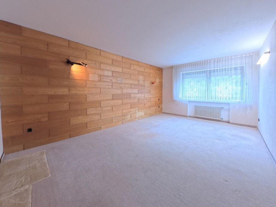 (25) Hier zun�chst ein Blick in das ehemalige Elternschlafzimmer auf der Geb�uder�ckseite Reihenendhaus Bottrop / Stadtmitte