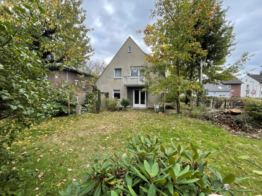 (13) Hier eine erste R�ckansicht des Geb�udes Einfamilienhaus Bottrop / Stadtmitte