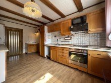 (6) Eine erste Impression aus der ger�umigen K�che auf der Geb�udevorderseite *VERKAUFT*