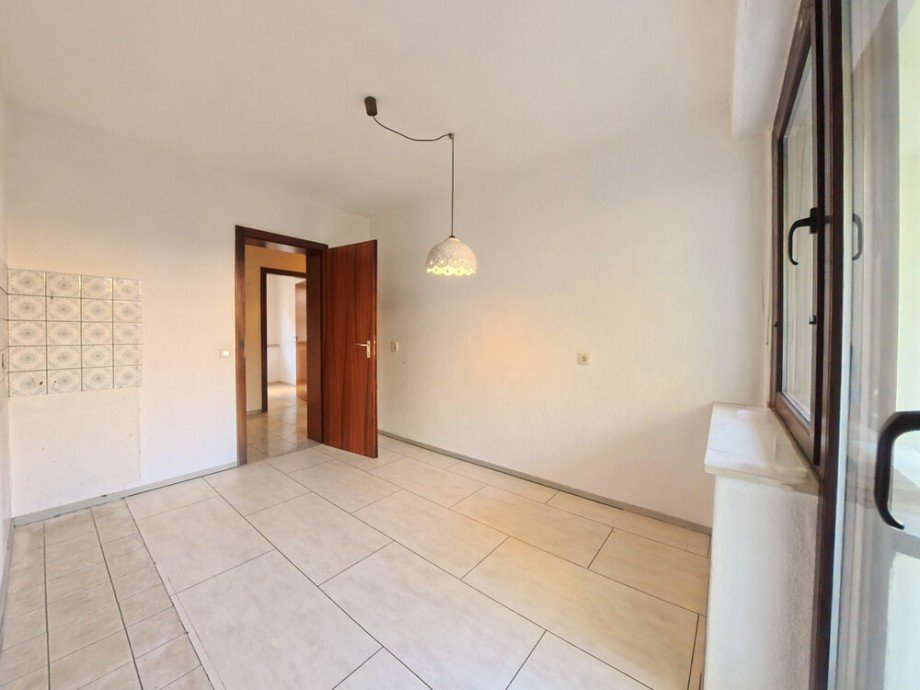(10) Die K�che aus einer weiteren Perspektive Erdgeschosswohnung Oberhausen / Altstadt-Mitte