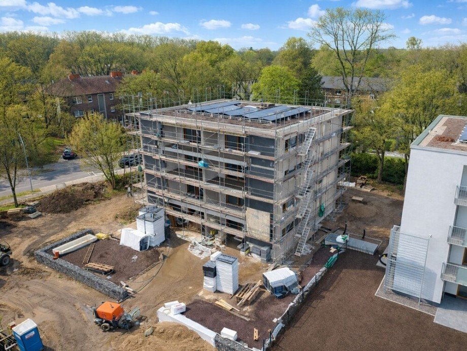 (27) In diesem Geb�ude befinden sich die Verkauf stehenden ETWs Etagenwohnung Oberhausen / Klosterhardt-Nord