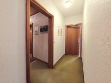 (17) Ein weiterer Flurversatz f�hrt Sie zu den �brigen Schlafr�umen *RESERVIERT*