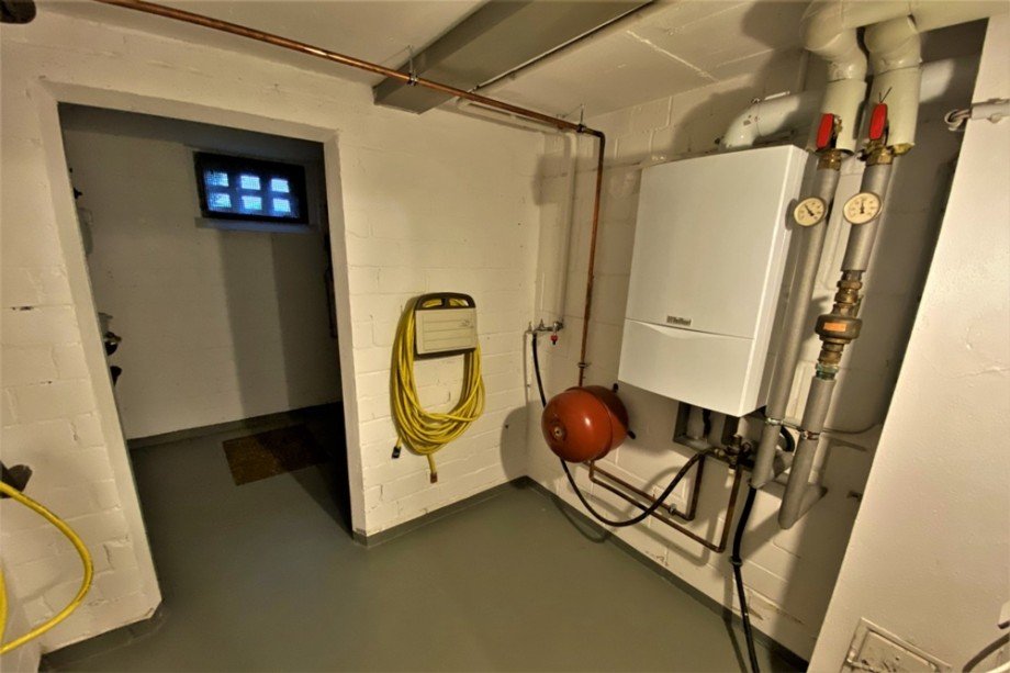 Das Haus wird durch diese Gaszentralheizung beheizt Etagenwohnung Bottrop / Stadtmitte