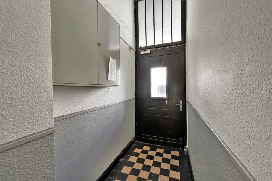 (33) Der �bersichtliche Hauseingangsbereich Mehrfamilienhaus Bottrop / Batenbrock