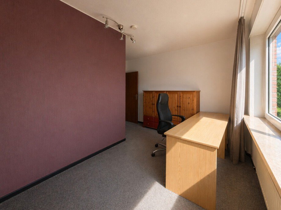 (22) Ein abschlie�ender Eindruck aus diesem Wohnraum auf der Geb�udevorderseite Bungalow Bottrop / Vonderort