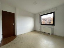 (26) Und gegen�berliegend ein erster Schlafraum auf der Geb�udevorderseite *VERKAUFT*